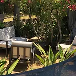 Rez De Pébrier