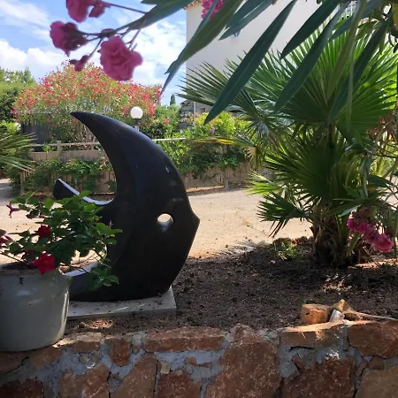 Rez De Pebrier Apartment