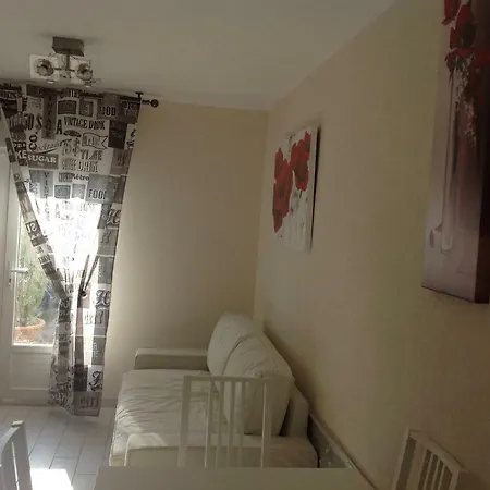 Rez De Pebrier * Frejus