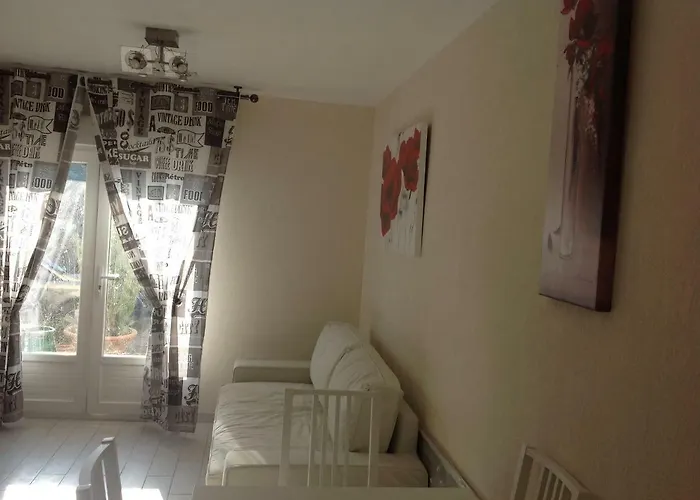 Rez De Pebrier * Fréjus